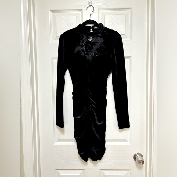 Zara Black Velvet Mini Dress with Lace Accent - Picture 4 of 9